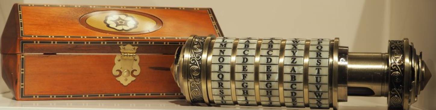 De cryptext uit de Da Vinci Code als onderdeel van de spionageles coll Spy Museum foto Wilma Lankhorst