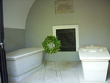 A picture of the two sarcophagi of George (at right) and Martha Washington at the present tomb at Mount Vernon.