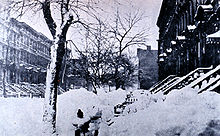https://upload.wikimedia.org/wikipedia/commons/thumb/2/29/Brooklyn_blizzard_1888.jpg/220px-Brooklyn_blizzard_1888.jpg