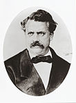 https://upload.wikimedia.org/wikipedia/commons/thumb/0/0d/Portrait-Louis-Vuitton.jpg/110px-Portrait-Louis-Vuitton.jpg