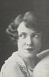 https://upload.wikimedia.org/wikipedia/commons/thumb/e/ef/Adele_Astaire_in_1919.jpg/100px-Adele_Astaire_in_1919.jpg