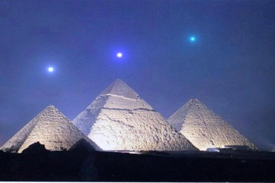 http://www.pachamama.org/wp-content/uploads/2014/01/pyramids-and-orions-belt.jpg