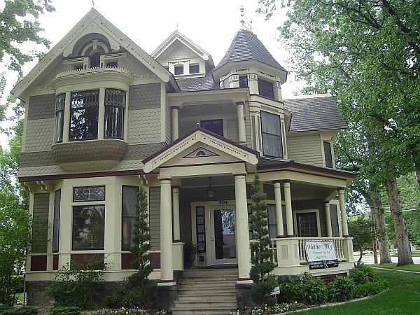 http://img.homedit.com/2010/10/Victorian-Style-Home.jpg