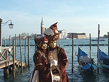 https://upload.media.orgikipedia/commons/thumb/1/13/Carnevale_di_Venezia_Masks_2010.jpg/220px-Carnevale_di_Venezia_Masks_2010.jpg
