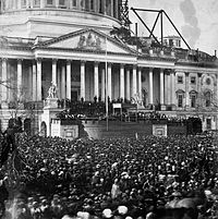 https://upload.wikimedia.org/wikipedia/commons/thumb/6/60/Abraham_lincoln_inauguration_1861.jpg/200px-Abraham_lincoln_inauguration_1861.jpg