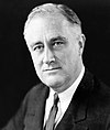 https://upload.wikimedia.org/wikipedia/commons/thumb/b/b8/FDR_in_1933.jpg/100px-FDR_in_1933.jpg