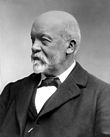 https://upload.wikimedia.org/wikipedia/commons/thumb/5/5b/Gottlieb_Daimler_1890s2.jpg/110px-Gottlieb_Daimler_1890s2.jpg