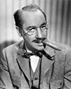 https://upload.wikimedia.org/wikipedia/commons/thumb/6/68/Groucho_Marx_-_portrait.jpg/100px-Groucho_Marx_-_portrait.jpg