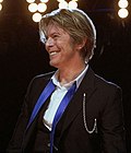 https://upload.wikimedia.org/wikipedia/commons/thumb/e/e8/David-Bowie_Chicago_2002-08-08_photoby_Adam-Bielawski-cropped.jpg/120px-David-Bowie_Chicago_2002-08-08_photoby_Adam-Bielawski-cropped.jpg