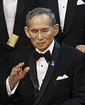 https://upload.wikimedia.org/wikipedia/commons/thumb/8/81/King_Bhumibol_Adulyadej_2010-9-29.jpg/120px-King_Bhumibol_Adulyadej_2010-9-29.jpg