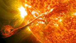 https://upload.wikimedia.org/wikipedia/commons/thumb/e/e3/Magnificent_CME_Erupts_on_the_Sun_-_August_31.jpg/250px-Magnificent_CME_Erupts_on_the_Sun_-_August_31.jpg